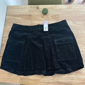 💙 Black Corduroy Mini Skirt with Pockets